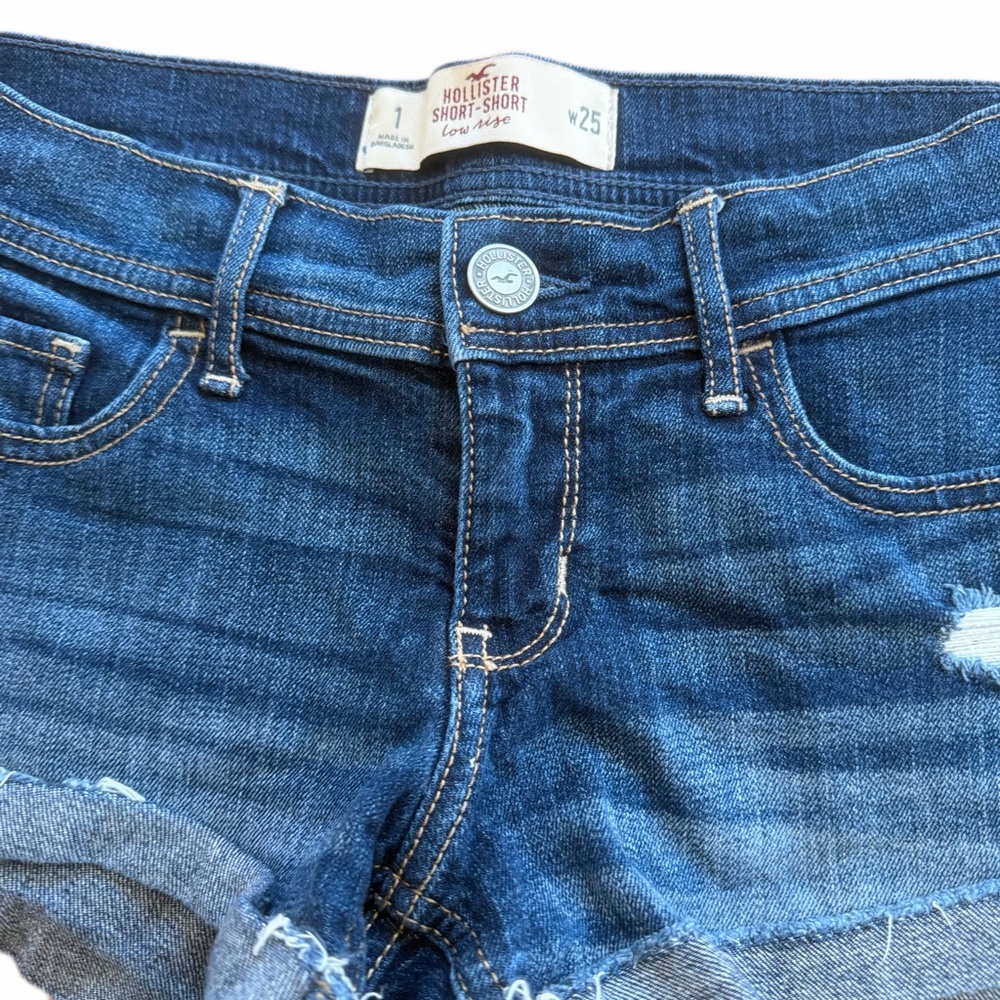 Hollister- Dark Wash Distressed Denim Short Shorts (Sz 1/25 Excellent Condition) - Picture 5 of 9
